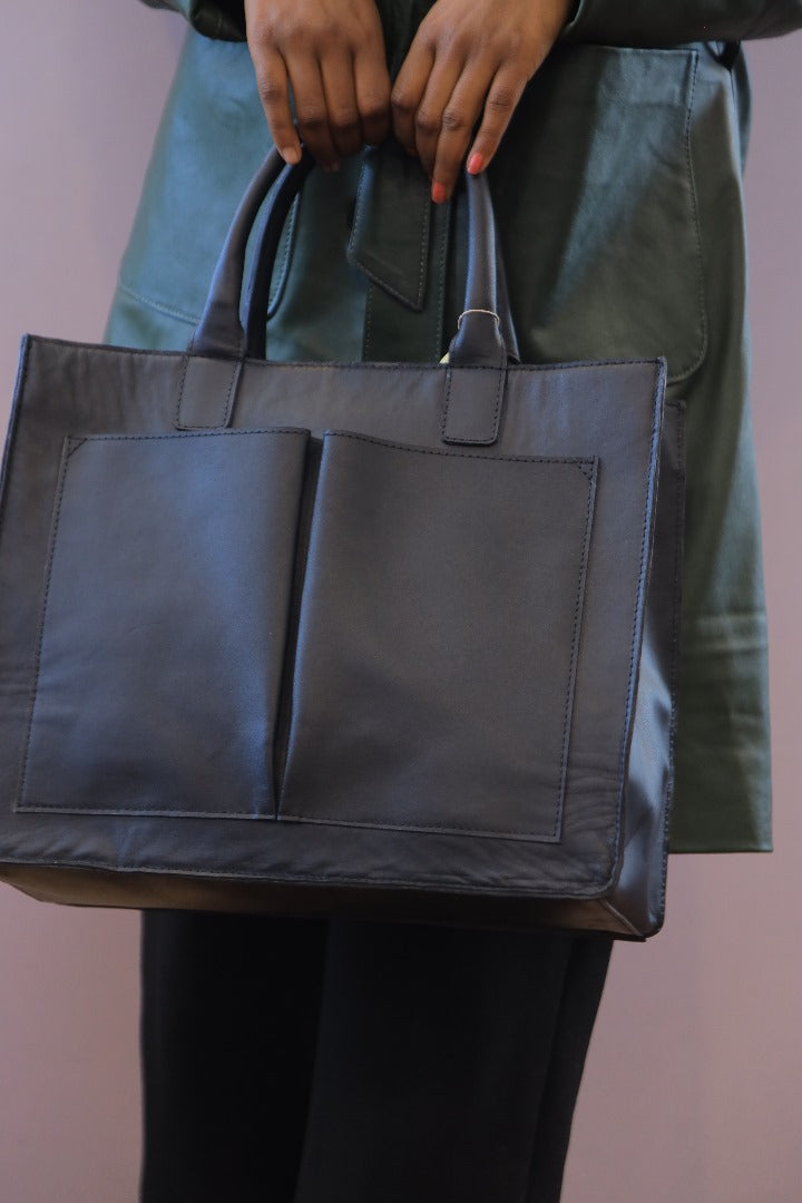 Black Leather Tote Bag – Spacious Work & Travel Tote with Zippered Closure and Sleek Finish